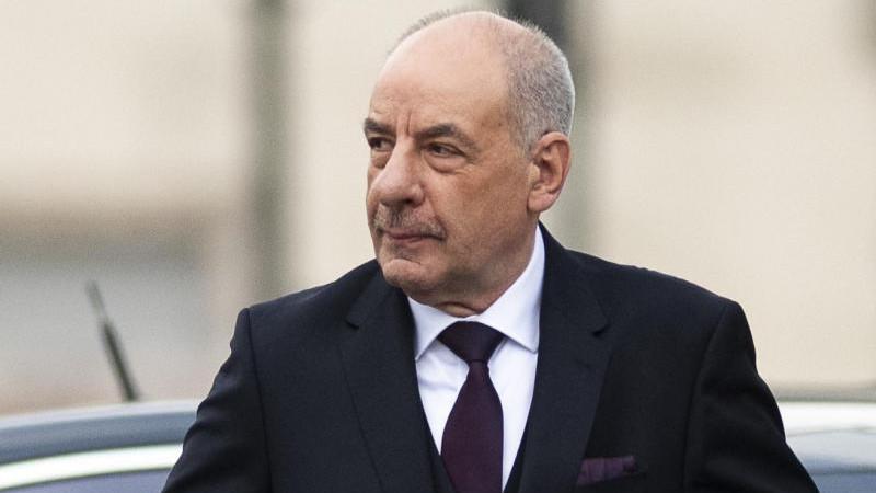 Президент Венгрии отказался досрочно покидать свой пост