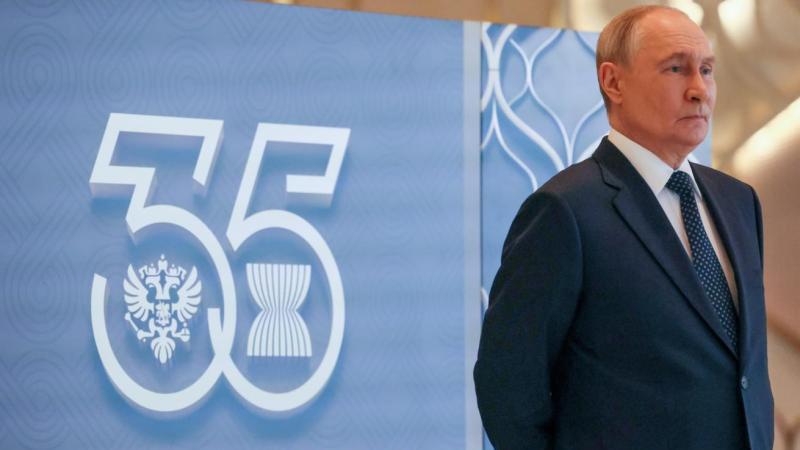 Путин поблагодарил Казань за укрепление мировых позиций России
