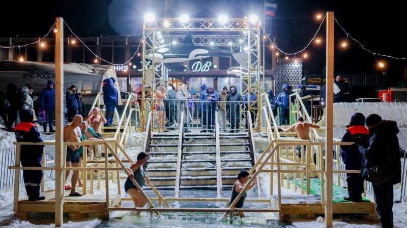 Православные христиане отмечают праздник Крещения Господня