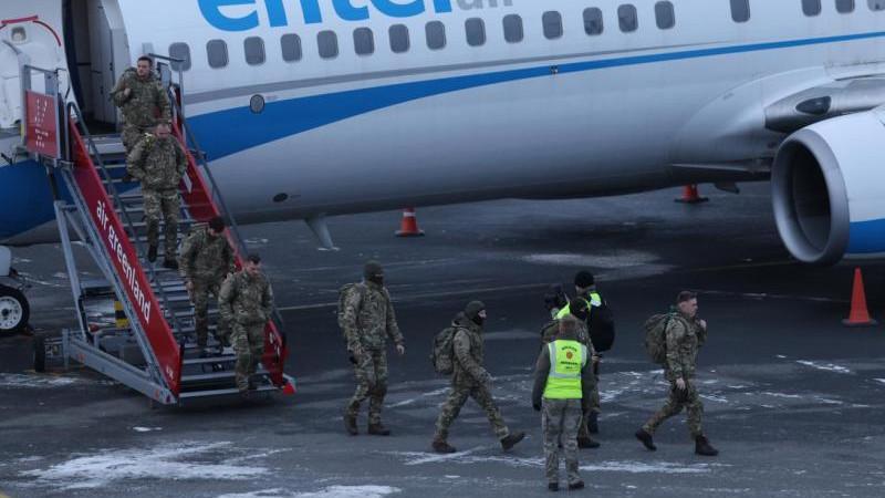 TV2: в Западную Гренландию ожидается прибытие большого числа датских военных