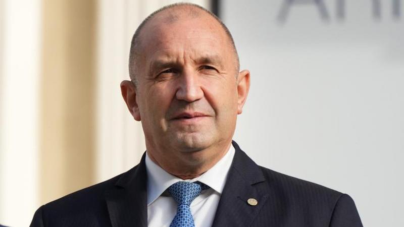 Президент Болгарии объявил об уходе в отставку