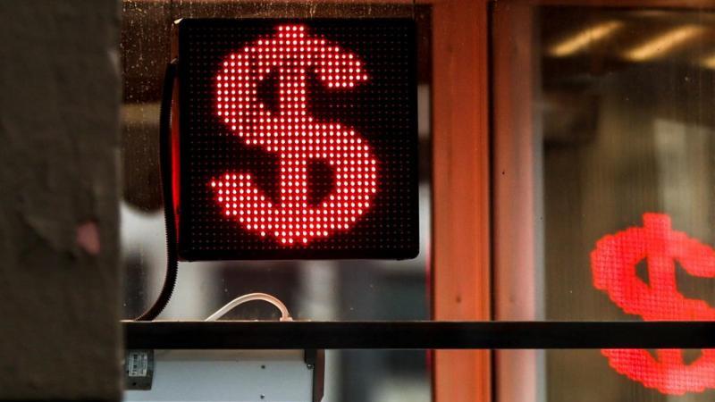 Курс доллара на межбанке впервые с 7 февраля 2023 года опустился ниже 72 рублей