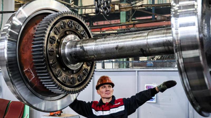 Миронов заявил о необходимости увеличить МРОТ до 60 тыс. рублей