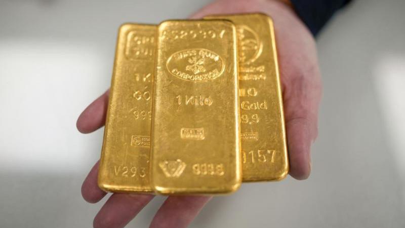 Цена фьючерса на золото впервые с 11 июня опустилась ниже $4 150