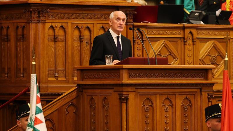 Андраш Бака вступил в должность президента Венгрии