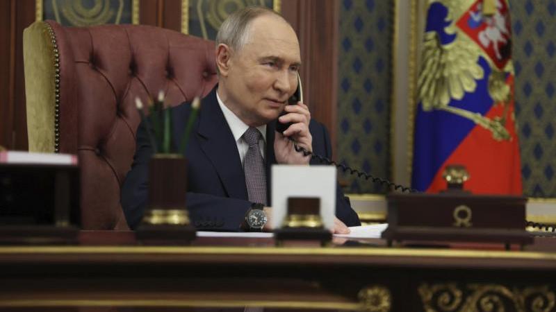 Путин провел телефонный разговор с президентом переходного периода Мали