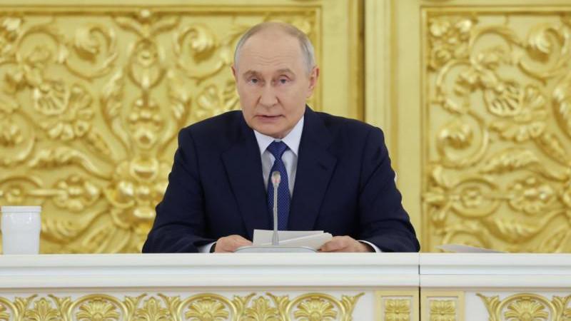 Президент заявил о необходимости укрепления суверенитета России