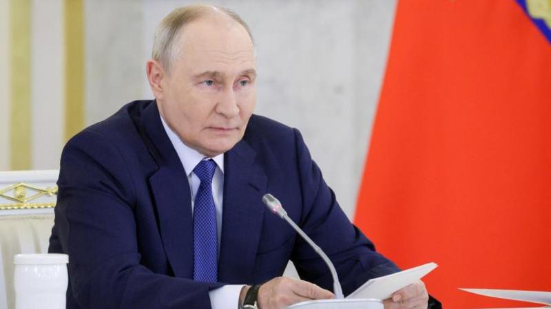Путин: в России помогут восстановить логистику и склады после атак ВСУ