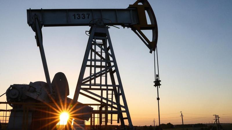 Стоимость нефти Brent опускалась более чем на 2,7%