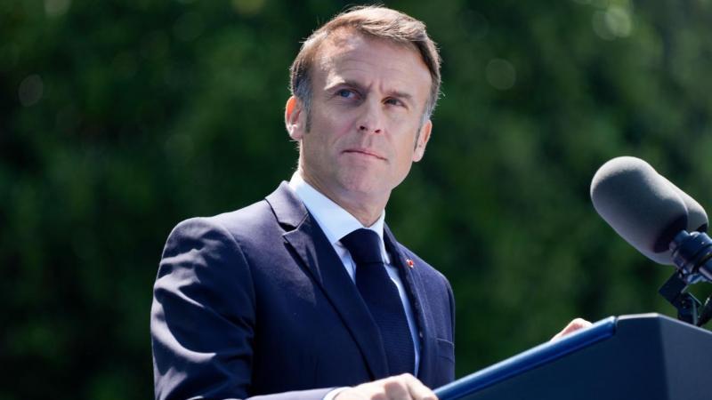 Макрон предложил Трампу провести встречу G7 с участием РФ