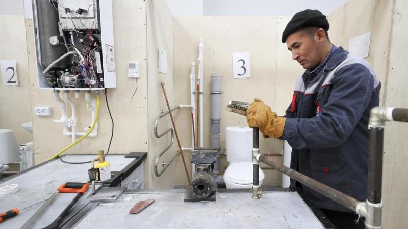 В России в 2025 году были трудоустроены свыше 100 тыс. граждан Узбекистана