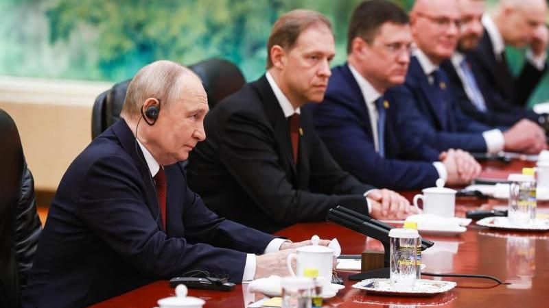 Путин пригласил Си Цзиньпина посетить Россию с визитом в 2027 году