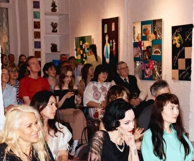В EVA Gallery состоялась творческая встреча во имя всех женщин, которые жертвуют собой ради любви