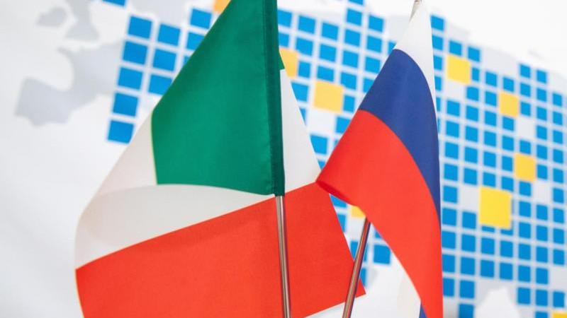 Захарова подтвердила решение о высылке итальянского военного атташе и его помощника