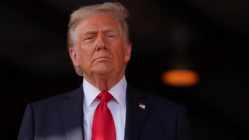 Трамп пригрозил Ирану переплатой за убийство каждого военного США