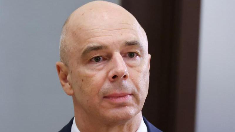 Силуанов назвал небольшим дефицит трехлетнего бюджета РФ