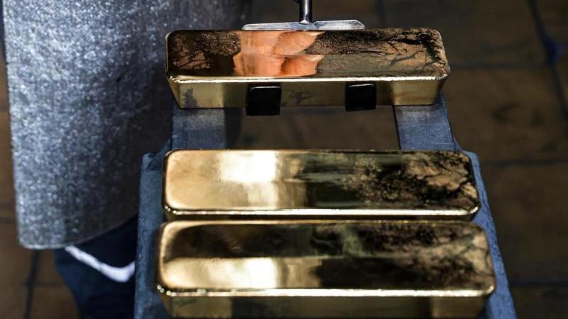 Цена золота установила новый исторический максимум, превысив $4 850