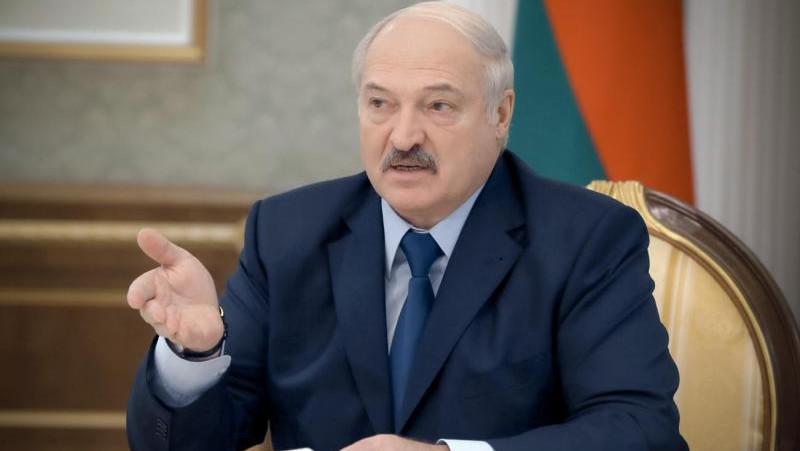 Лукашенко: руководить уборочной кампанией нужно в поле, а не из кабинета