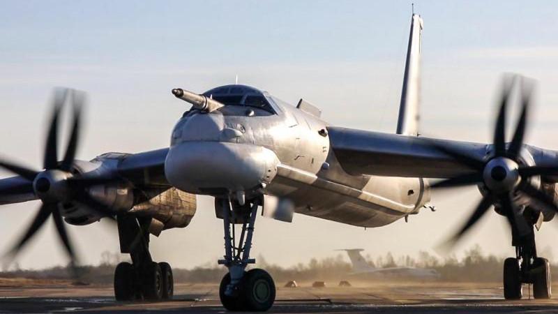 Ту-95МС совершили плановый полет над нейтральными водами Японского моря