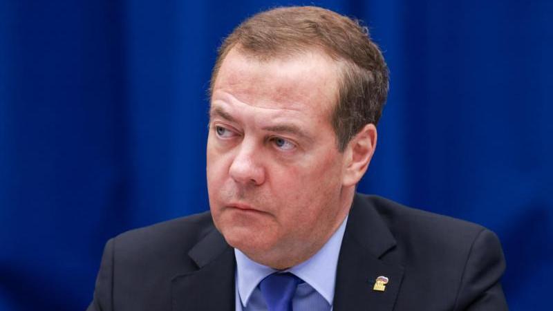 Медведев отметил, что ЕР выполнила обязательства по действующей народной программе