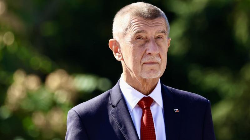 Премьер Чехии заявил о намерении говорить о мире, несмотря на критику