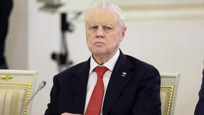 Миронов считает, что вопросы ЕГЭ не должны выходить за рамки учебников