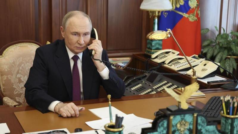 Путин провел телефонный разговор с наследным принцем Саудовской Аравии