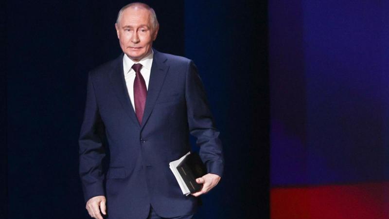 Путин заявил о разработке Стратегии развития театральной сферы