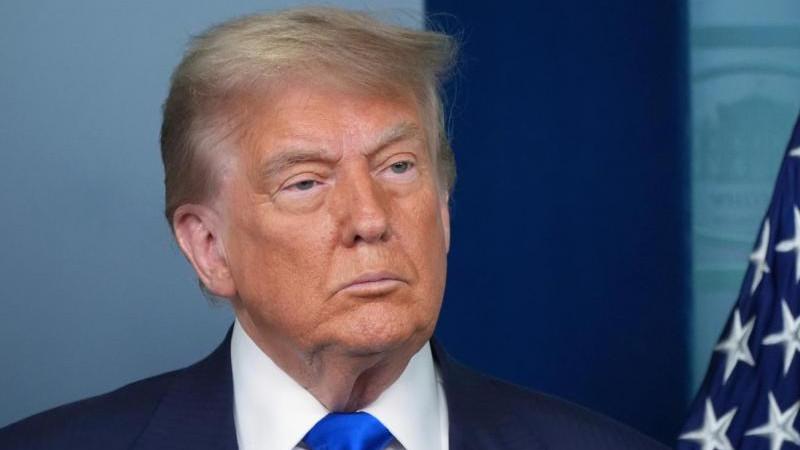 Трамп: Ормузский пролив будет "плотно запечатан" США до сделки с Ираном