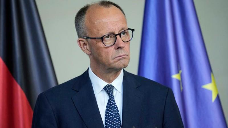 Большинство граждан ФРГ выступили за отставку Мерца с поста канцлера