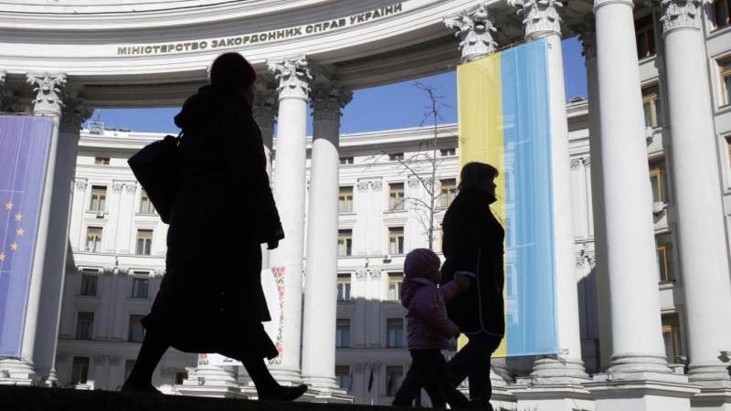 Мендель уличила Киев во лжи в вопросе перемирия для проведения выборов