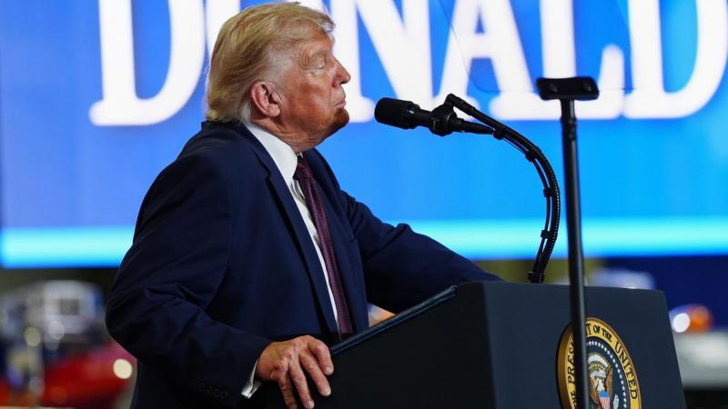 Трамп заявил о недопустимости участия трансгендеров в женском спорте