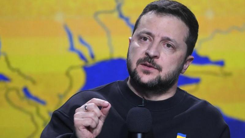 Зеленский продлил на Украине военное положение и мобилизацию