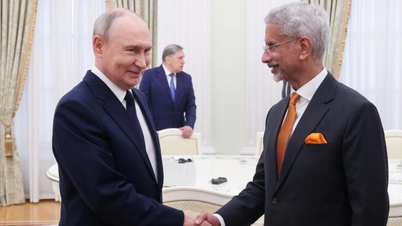 Путин попросил главу МИД Индии передать Моди наилучшие пожелания