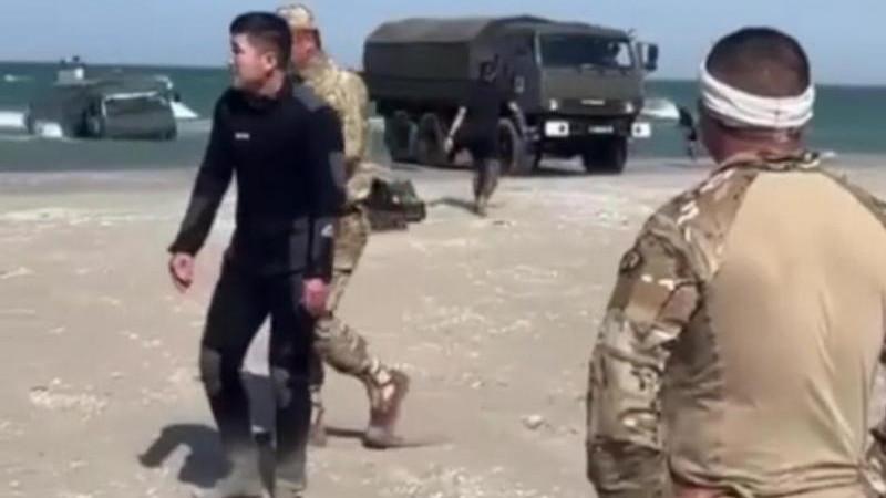 В Казахстане девять военных погибли в ходе учений на Каспии
