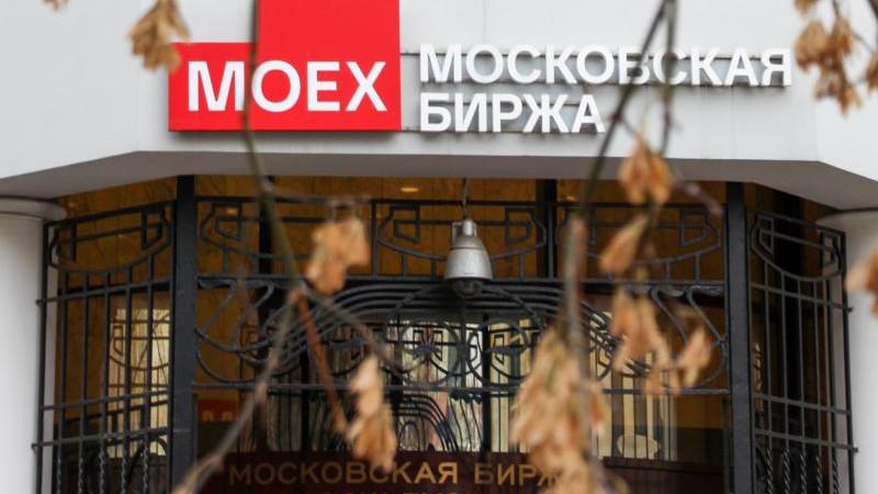 Российский рынок акций растет на открытии торгов