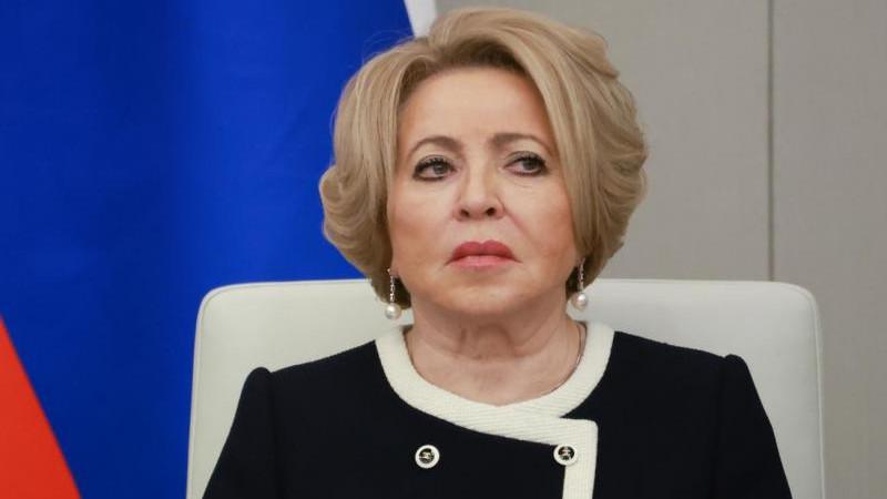 Матвиенко считает незаконно низкой зарплату почтальона в 15 тыс. рублей