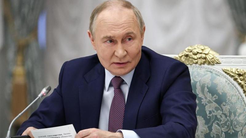 Президент РФ обсудил с Совбезом обеспечение внутренней безопасности