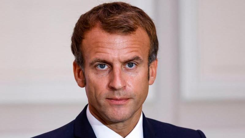Макрон выступил с утверждением о задержании шедшего из России танкера