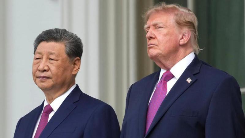 Трамп оценил переговоры с Си Цзиньпином как "очень продуктивные"