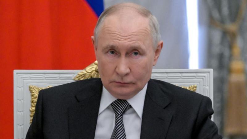 Путин поручил проработать с бизнесом инициативы по защите предприятий от атак