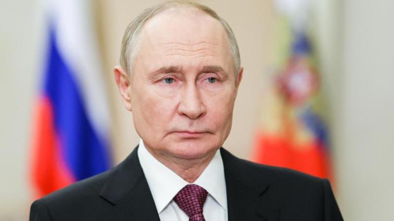 Путин продлил запрет поставлять российские нефть и нефтепродукты по потолку цен