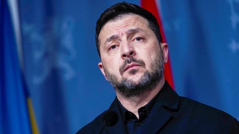 Зеленский инициировал продление военного положения и мобилизации