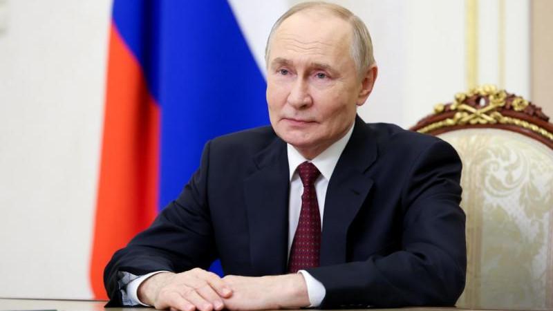 Путин: Россия будет помнить преступления нацизма, конец которым положила Красная армия