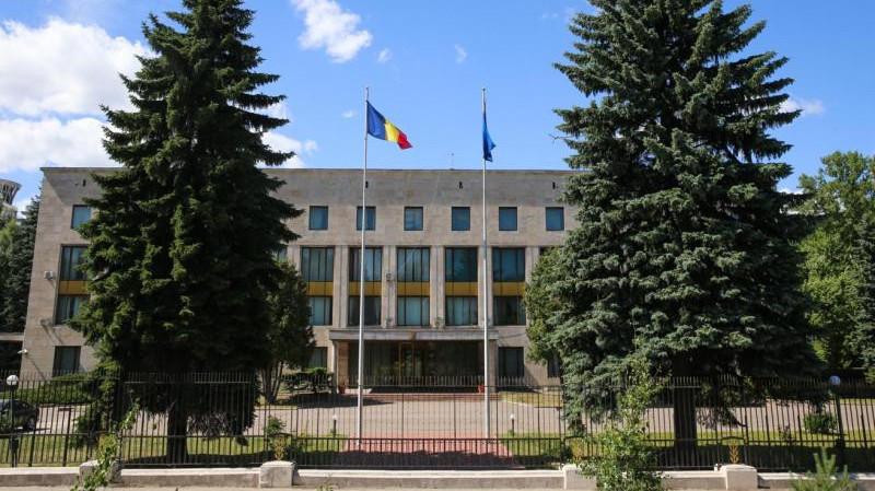 Россия объявила о высылке сотрудника посольства Румынии в Москве