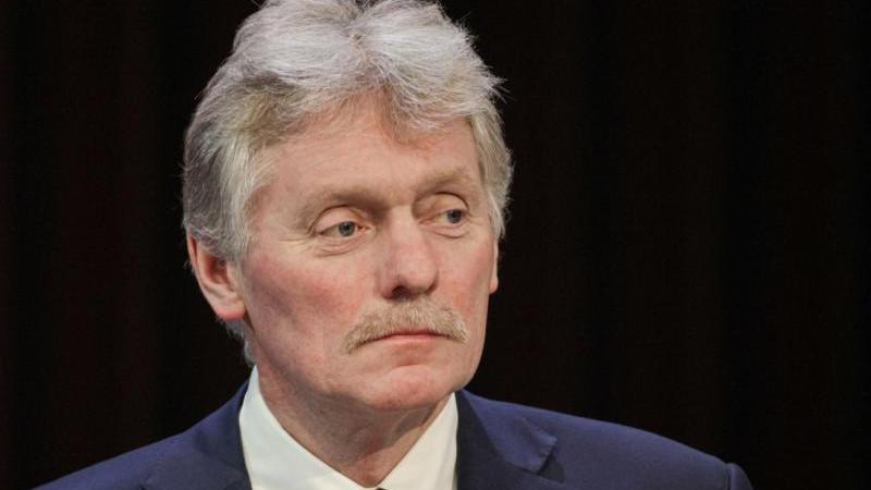 Песков: Россия продолжает бить по военной инфраструктуре Украины
