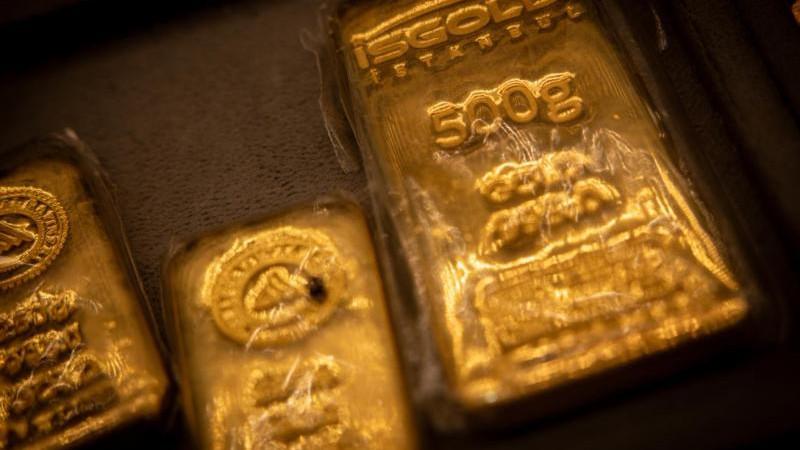 Цена золота впервые с 19 августа опускалась ниже $4 500