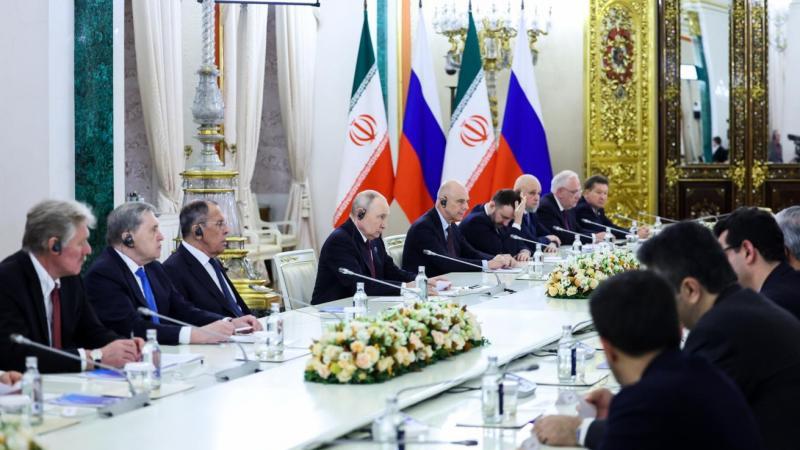Пезешкиан: Иран и Россия могут решать региональные проблемы без участия США