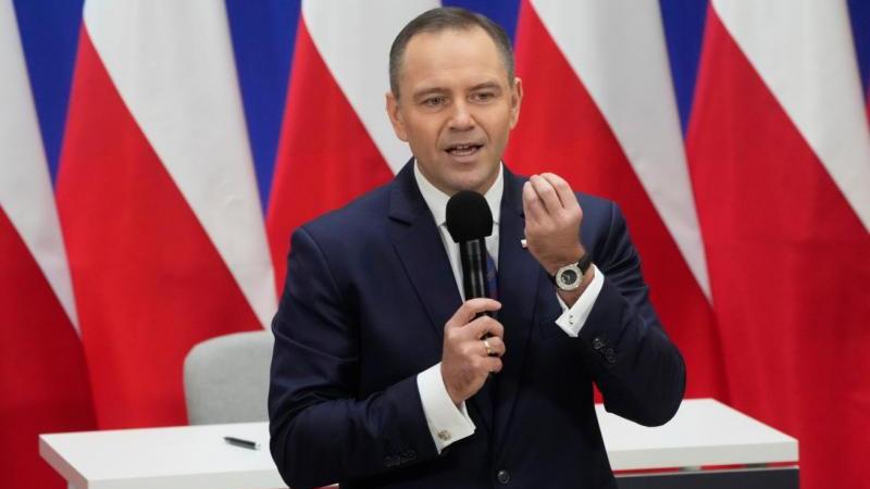 Навроцкий подверг критике Туска за запугивание поляков войной
