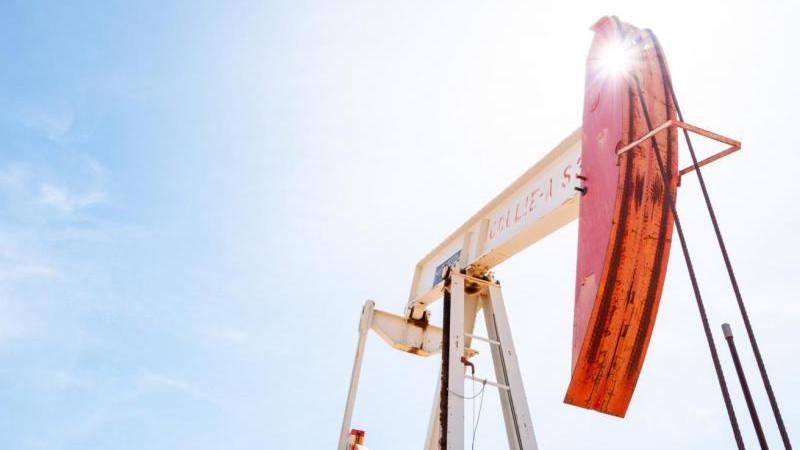 Стоимость нефти Brent растет более чем на 5%